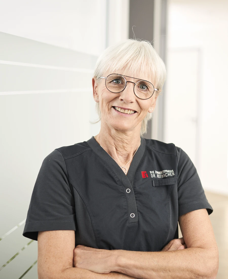 Monika Kolb, Zahnmedizinische Fachangestellte 
Prophylaxe – Assistenz
